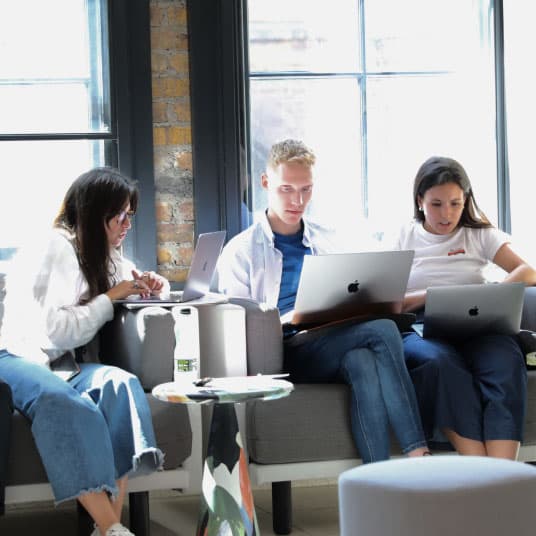 8 Things You Need to Know to Be a Successful Product Designer - Article 33